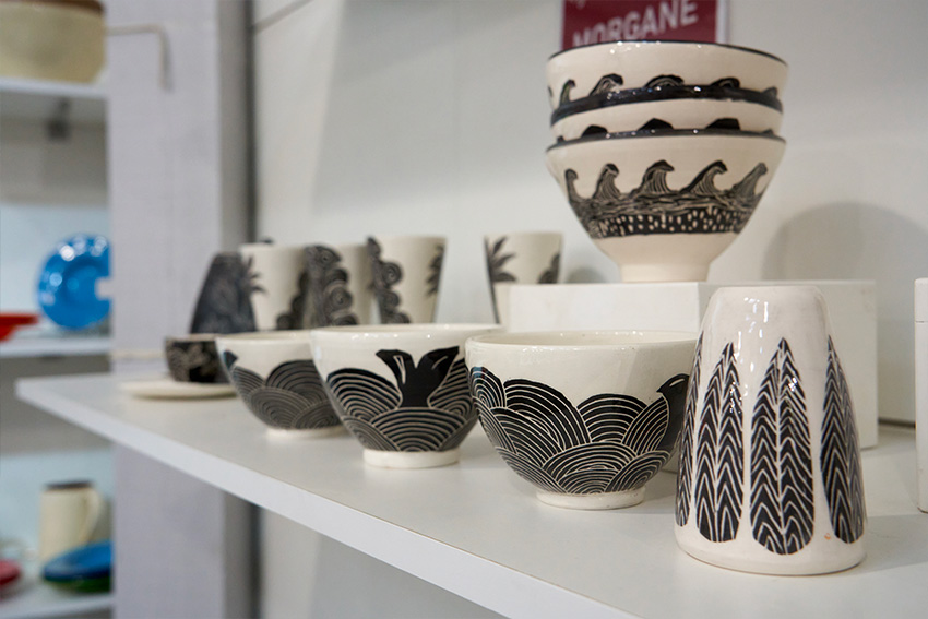 Bol et tasses avec motif de morgane lagorce